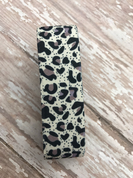 White and Lavender Cheetah Apple Watchband
